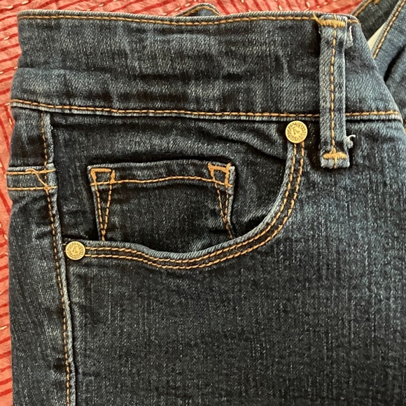 Anne Klein size 6 women’s Blue Straight Leg Jeans in Classic Indigo denim - Picture 15 of 16